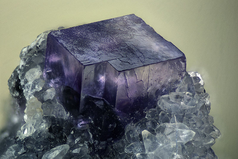 Fluorit Hüttgraben, Tannberg, Rosenau, BB 5 mm 137 stacks fc.jpg