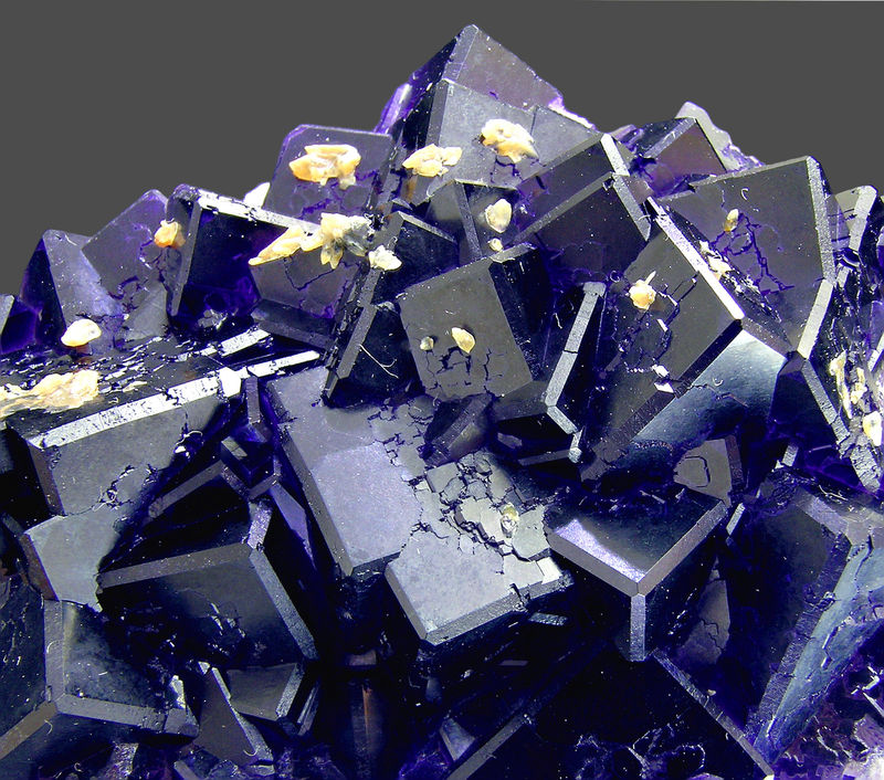 Fluorite - Tounfit_Boumia_Midelt_Dra-Tafilalet_Morocco.jpg