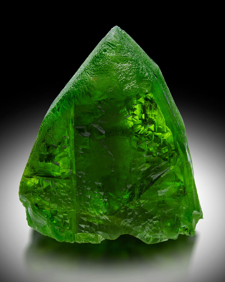 Forsterite(peridot variety)-MIM_Museum(1854).jpg