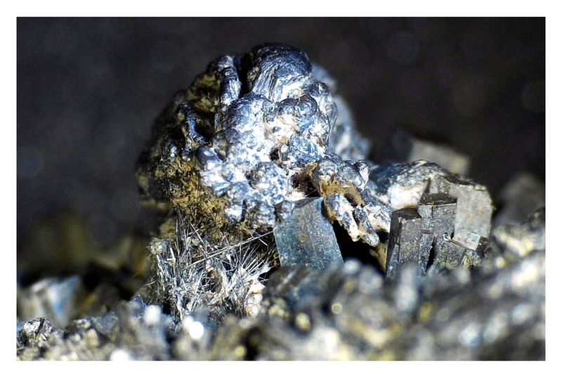 FRANCKEITE UNDER THE SCOPE 6.jpg