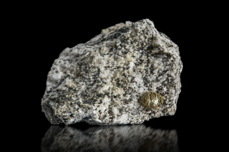 Gasparite-(Ce)-MIM_Museum(2265).jpg