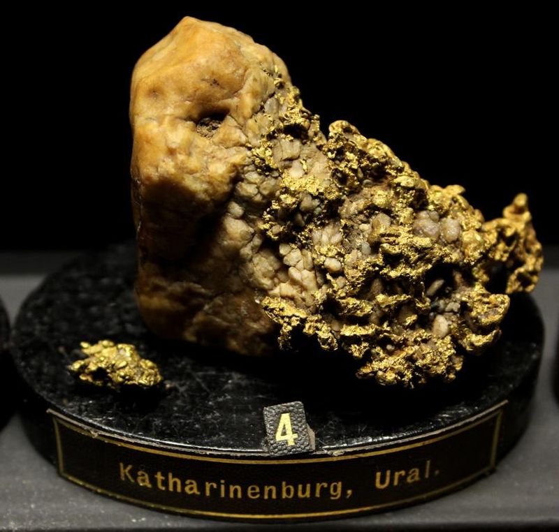 Gold Katharinenburg Ural Rußland ca. 4 cm IMG_1782.JPG