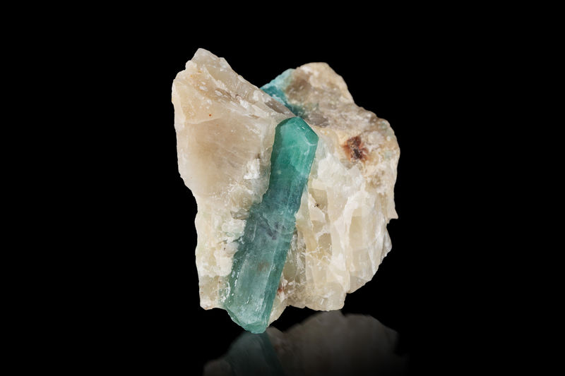 Grandidierite-MIM_Museum(2000).jpg