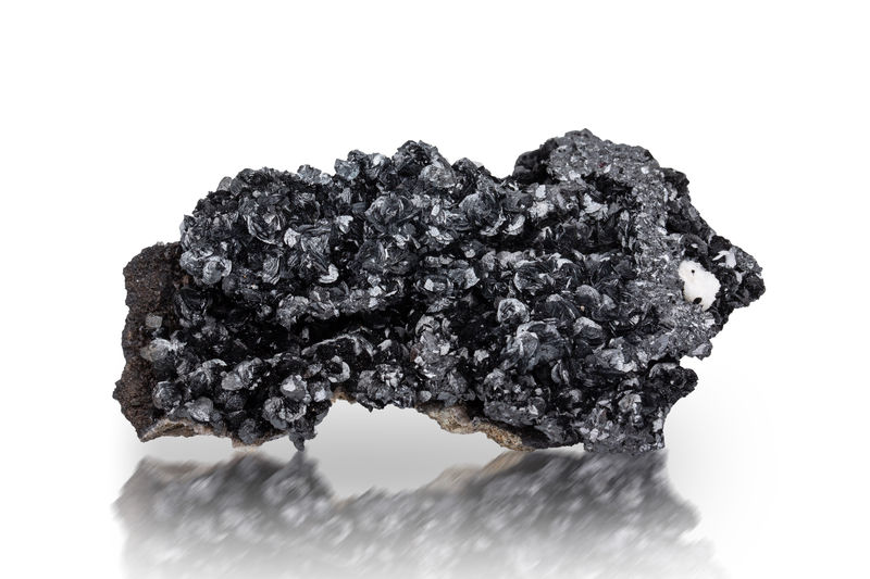 Groutite-MIM_Museum(1981).jpg