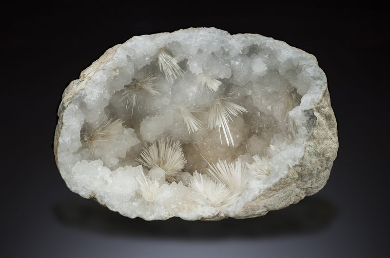 Gypsum on Quartz Agadir.jpg