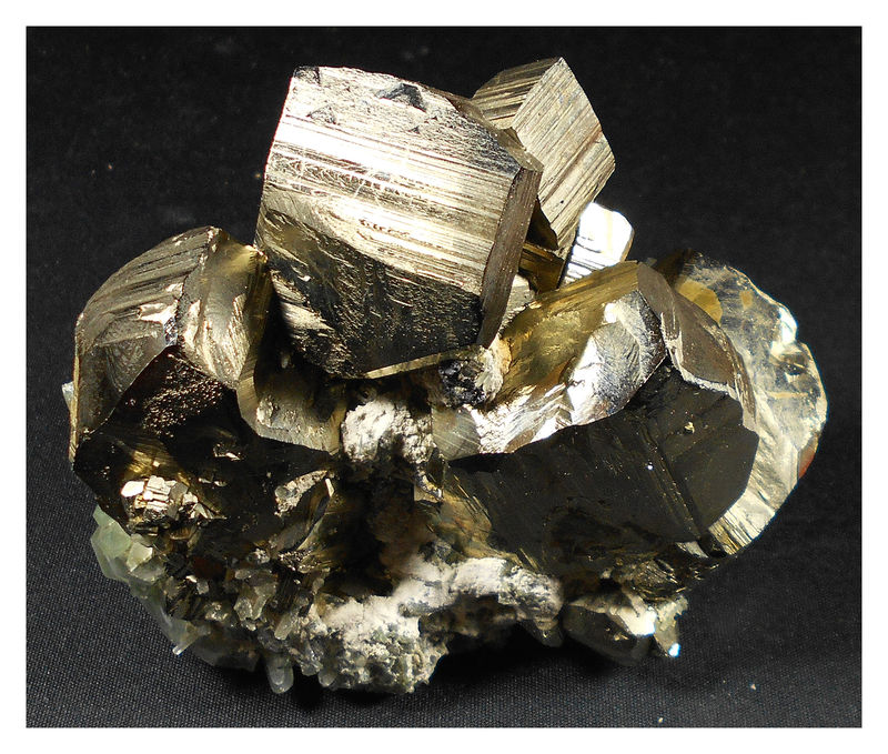 Gyudyurska Pyrite 1.jpg
