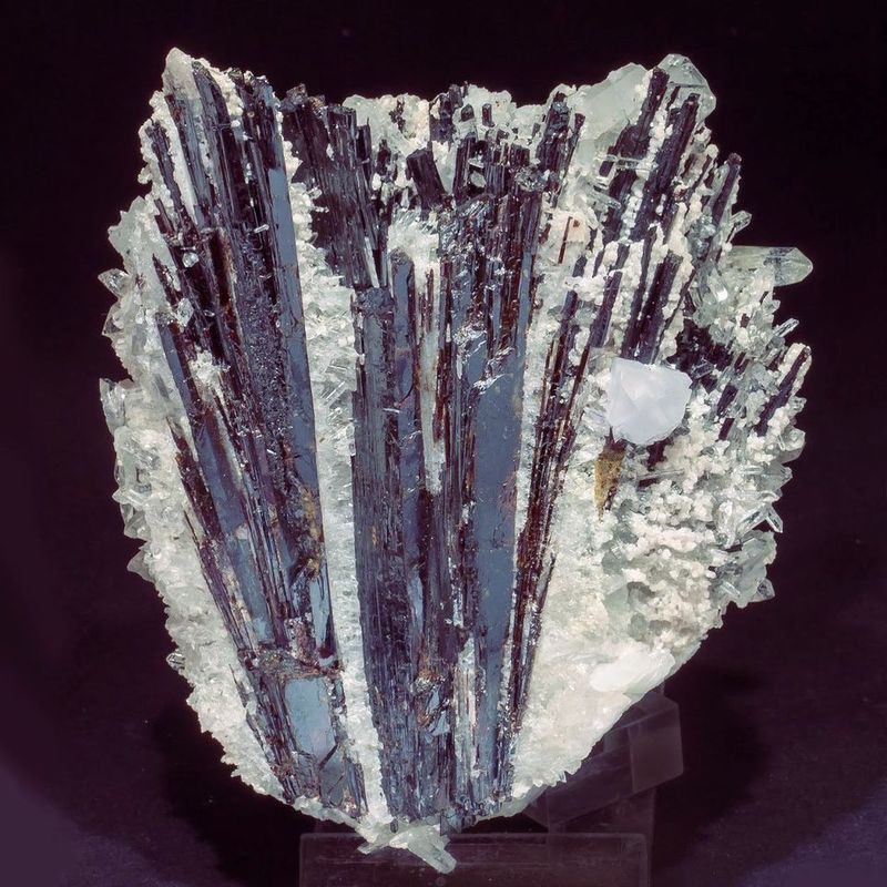 Hübnerite with Quartz and Fluorite - Huayllapon Mine_Peru.jpg