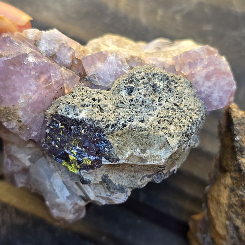 heart shaped mass of oxidised Galena (poss Bindheimite) 2.jpg