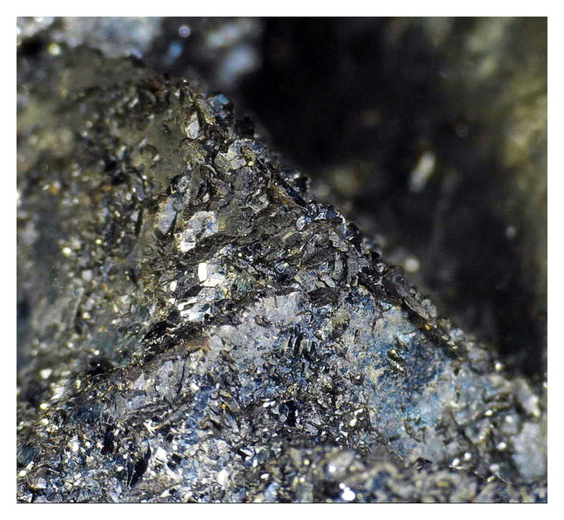 Hematite pseudo Magnetite (Martite) - UNDER THE SCOPE 2.jpg