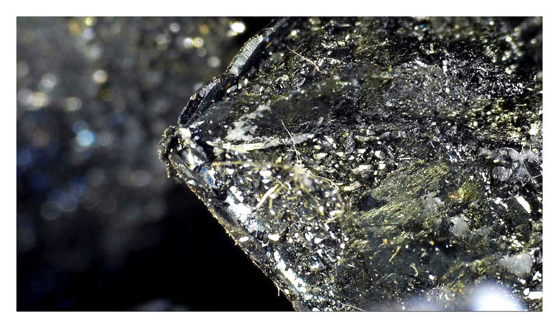 Hematite pseudo Magnetite (Martite) - UNDER THE SCOPE 5.jpg