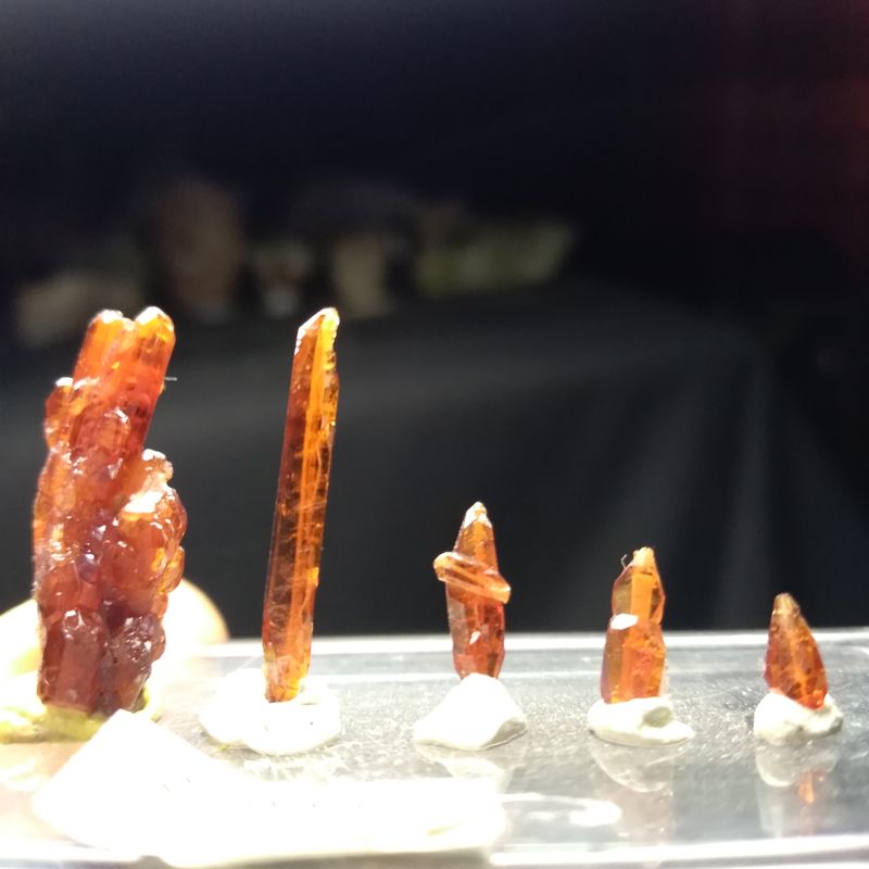 hessonite (elongated) - aosta valley.jpg