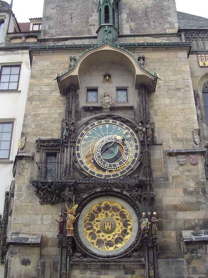 Htel de ville de la Vieille ville et lhorloge astronomique 2.JPG