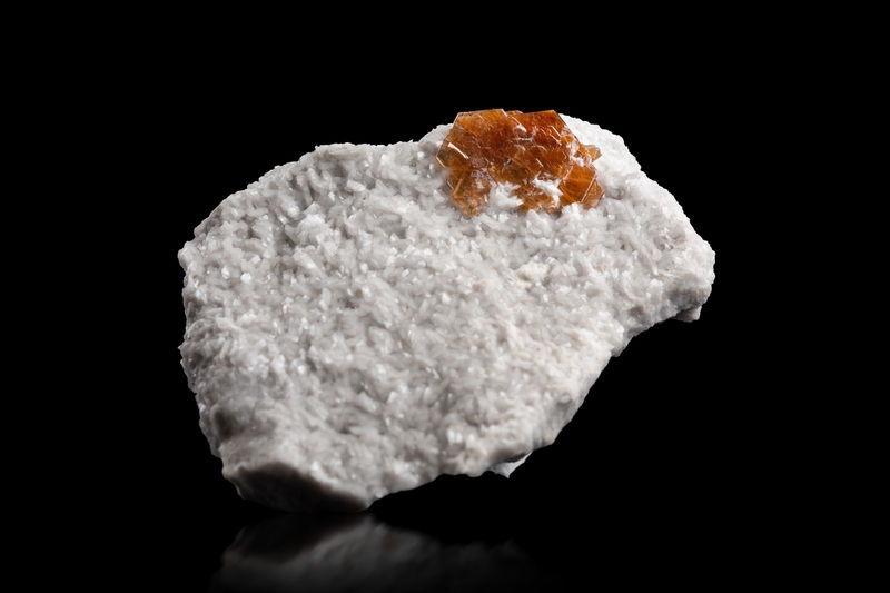 Hydroxylbastnäsite-(Ce)-MIM_Museum(1884).jpg