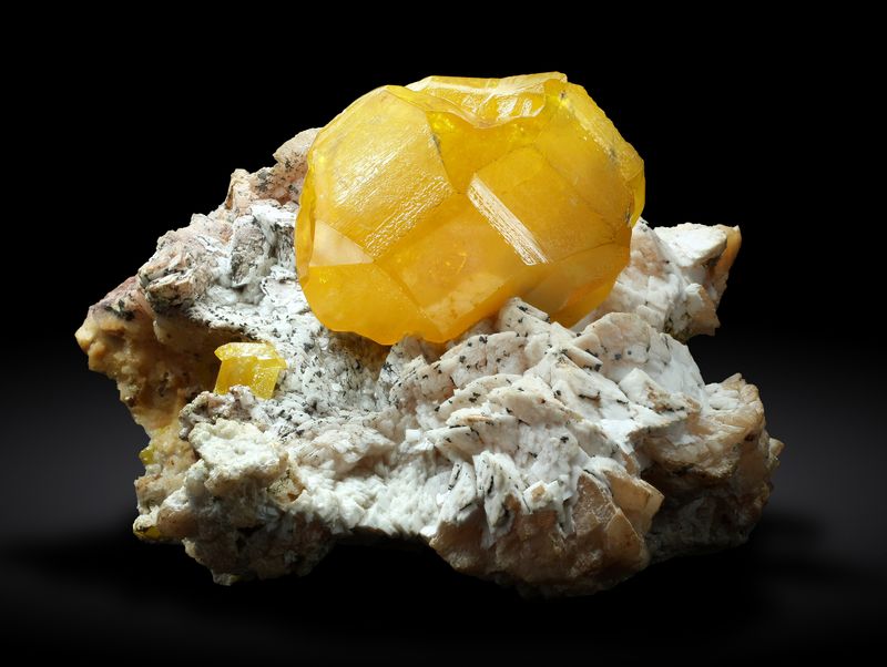 IMG_8860-Wulfenite1-26mm--Touissit,Morocco-ELlorens- copia.jpg