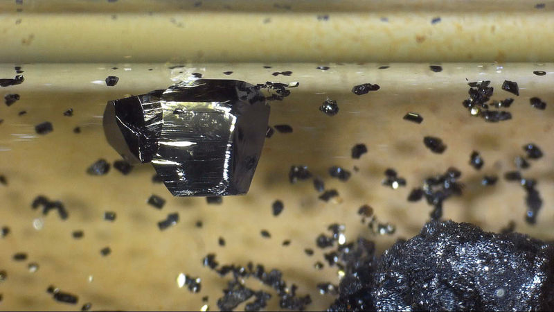 IODINE 99.9% 0.001 Torr 4.jpg