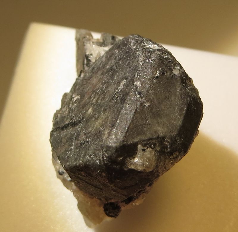 Kola-Eudyalite2.jpg