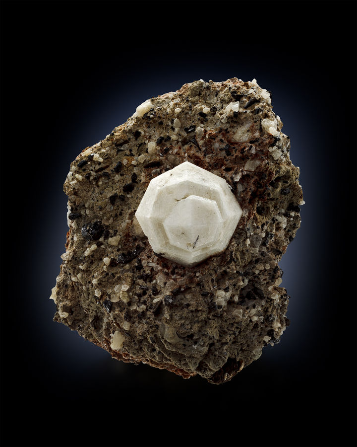 Leucite-MIM_Museum(2026).jpg