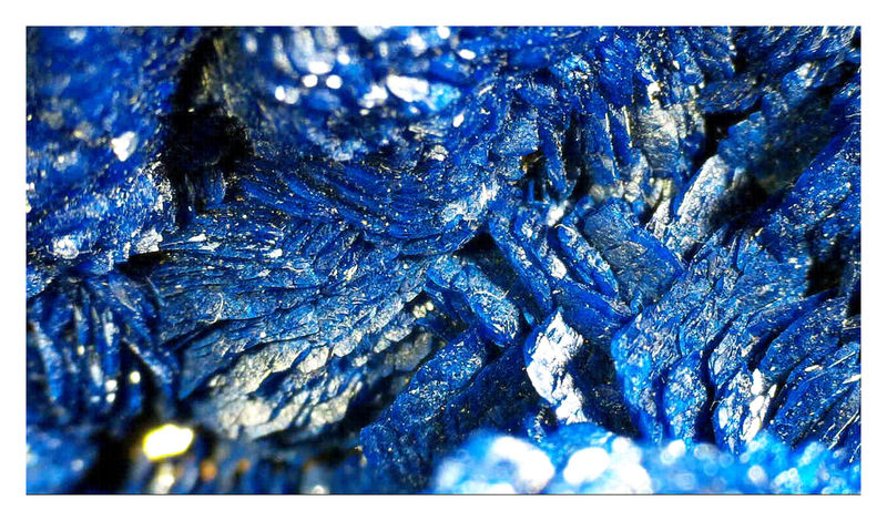 Liufengshan Azurite - Under the Microscope 1.jpg
