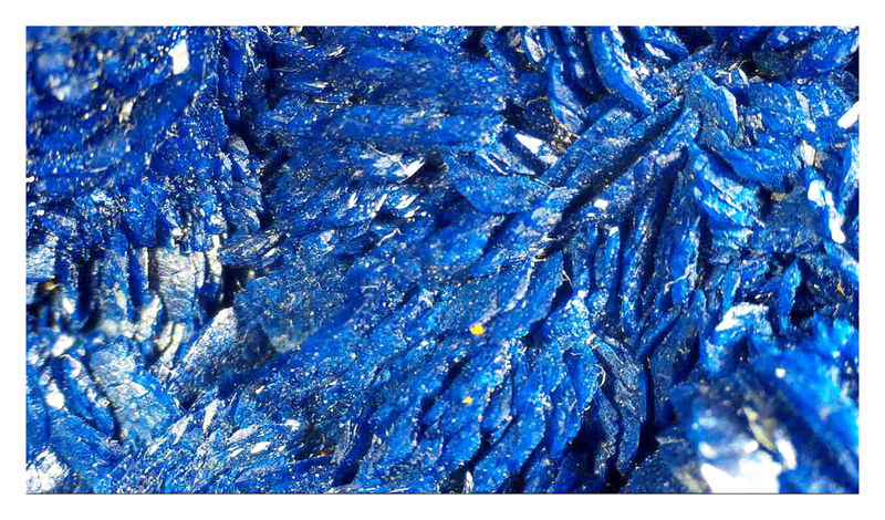 Liufengshan Azurite - Under the Microscope 2.jpg