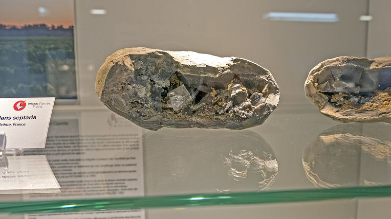 M-01-05.jpg