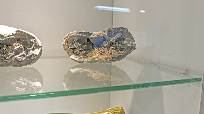 M-02-05.jpg