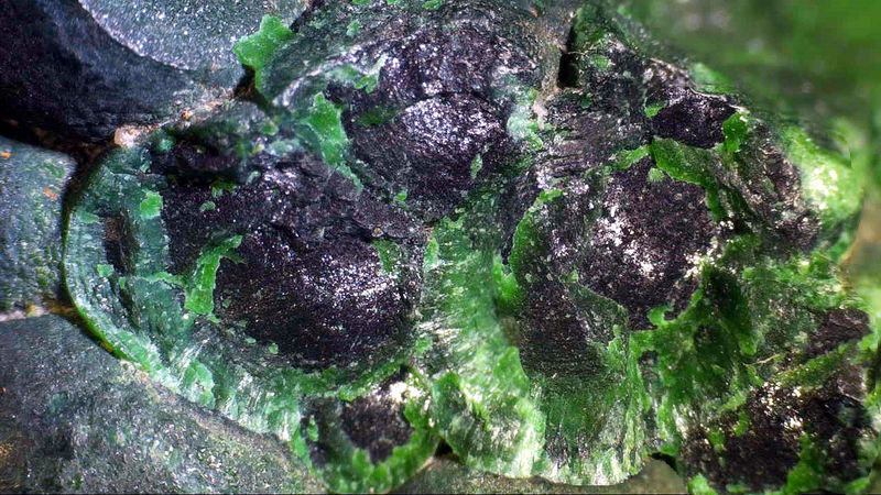 MASHAMBA WEST MALACHITE UNDER THE SCOPE 1.jpg