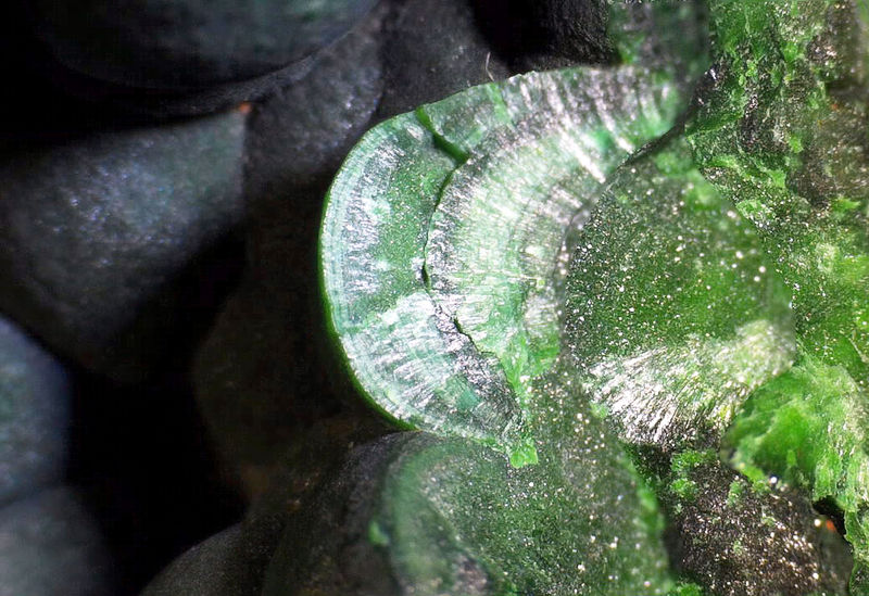 MASHAMBA WEST MALACHITE UNDER THE SCOPE 2.jpg