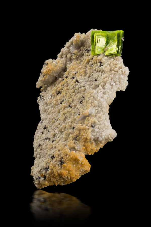 Meta-autunite-MIM_Museum(2069).jpg