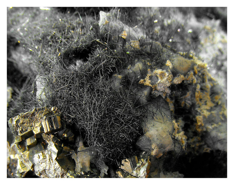 MEXICAN BOULANGERITE - CLOSEUP 2.jpg