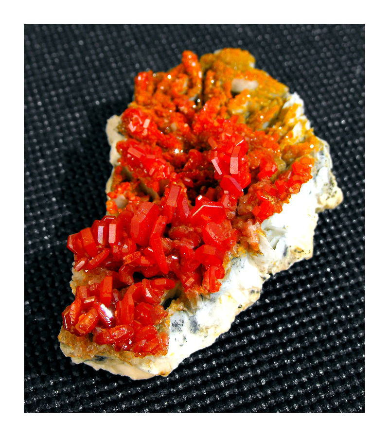 Mibladen Vanadinite 1.jpg