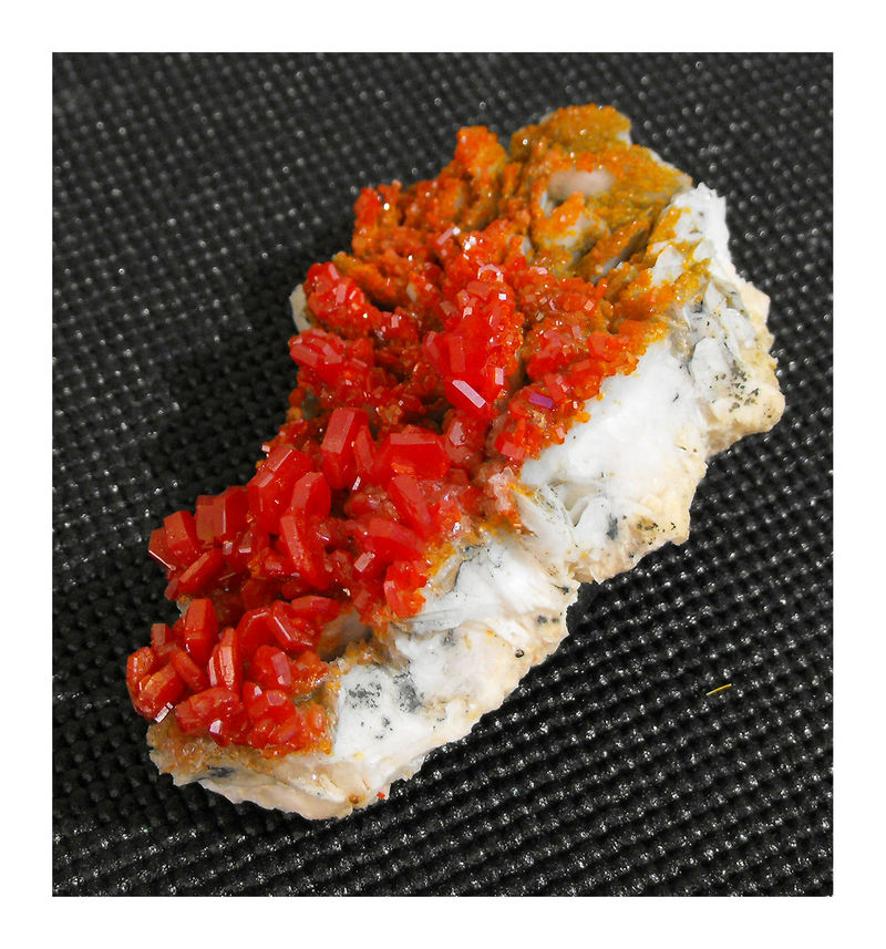 Mibladen Vanadinite 2.jpg