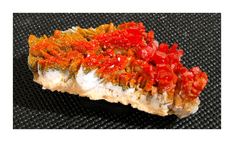 Mibladen Vanadinite 4.jpg