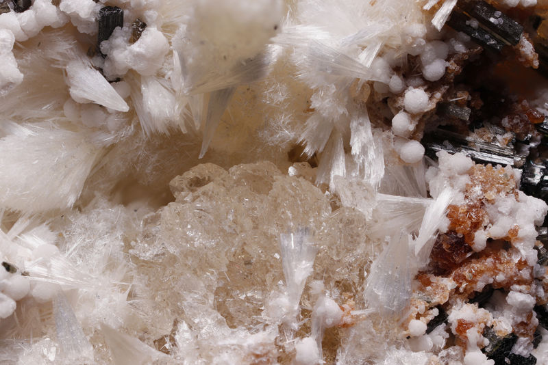 Mineralientage Munich 2021 - Tatarinovite from Shijiangshan_China-d2.jpg