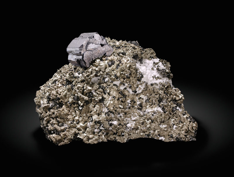 Mineralientage Munich 2021 Bournonite from Trepca_Kosovo (1).jpg