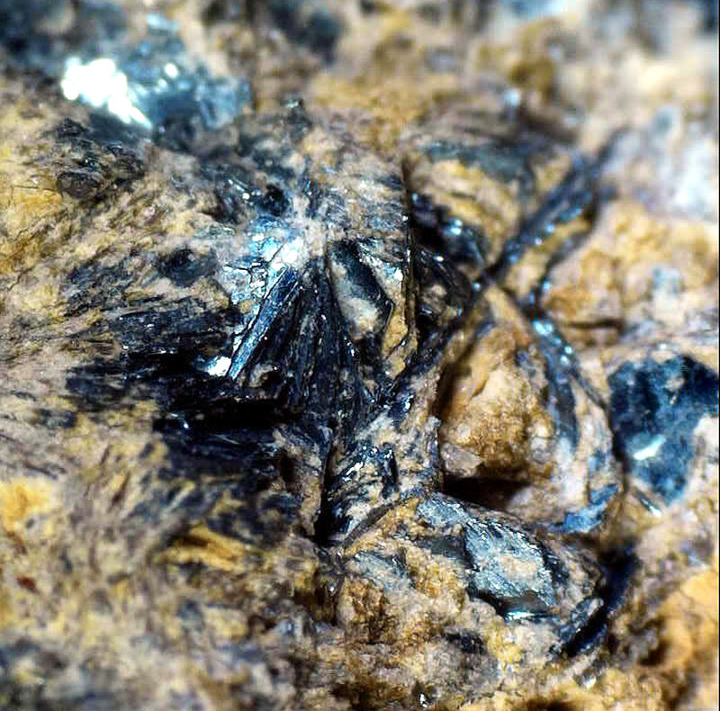 Mongolian Magnetite - Matrix side 1.jpg