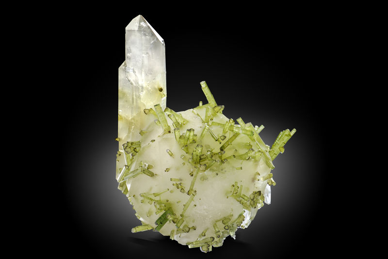 Pollucite-MIM_Museum(2231).jpg