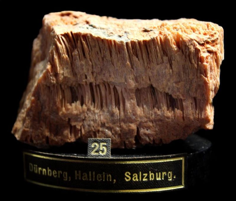 Polyhalit Dürnberg Hallein Sbg. ca. 8 cm IMG_1834.JPG