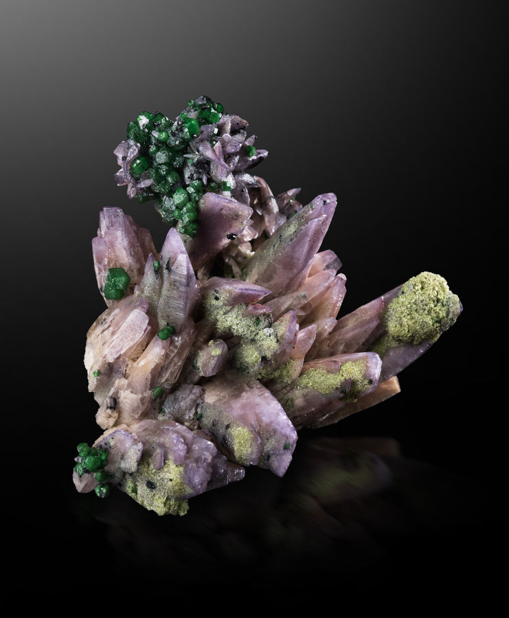 Prehnite-MIM_Museum(2029-1).jpg