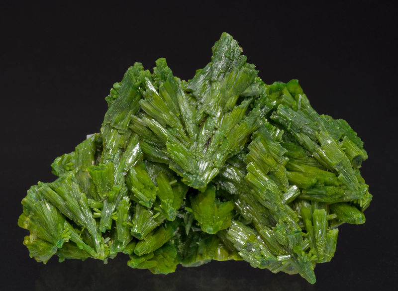 Pyromorphite - Mine des Farges_Limousin_France.jpg