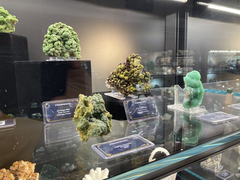Pyromorphite, Las Farges Mine, France.JPG