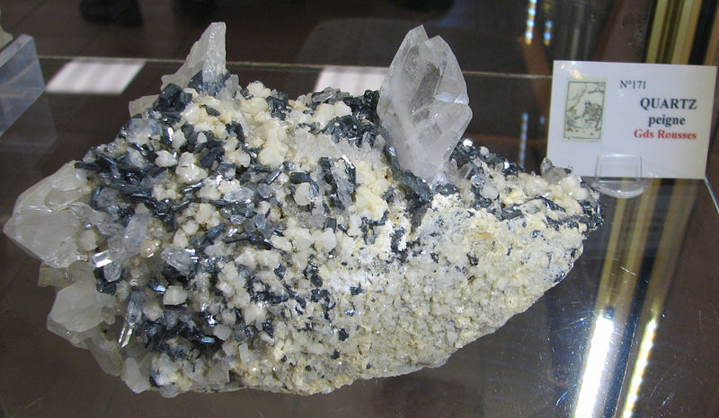 quartz_hematite_grandes_rousses.jpg