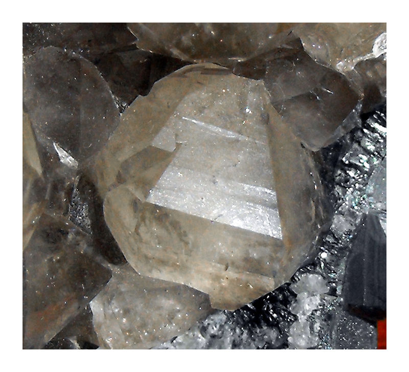 Quartz on Hematite 6 - Close up 1.jpg