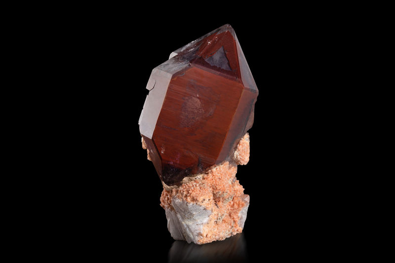 Quartz(hematoide variety)-MIM_Museum(1818).jpg