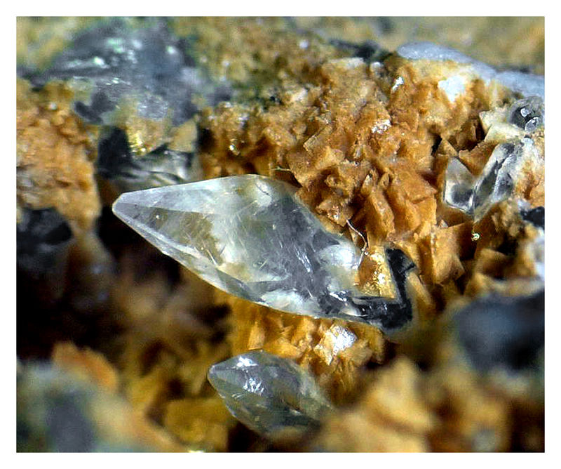 SHIMEN CALCITE CRYSTAL UNDER THE SCOPE 4.jpg