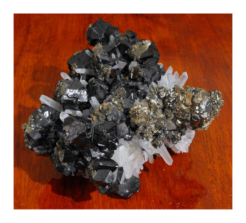 Sphalerite with Pyrite and Quartz 3.jpg