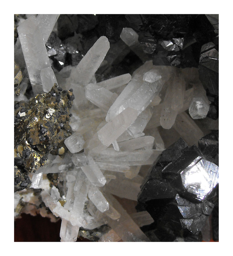 Sphalerite with Pyrite and Quartz - Closeup 2.jpg