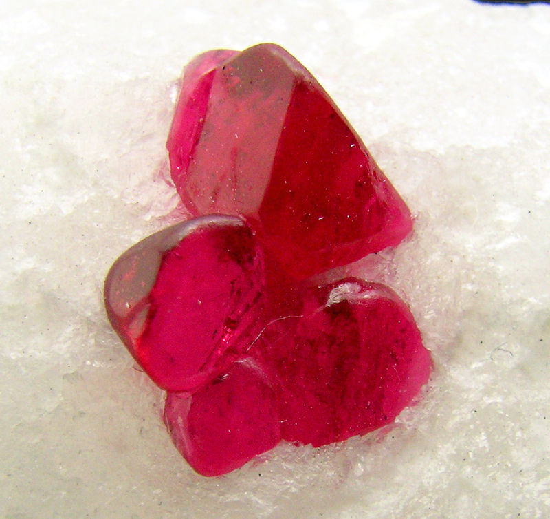 Spinel on Calcite - Pein-Pyit_Mandalay_Myanmar.jpg