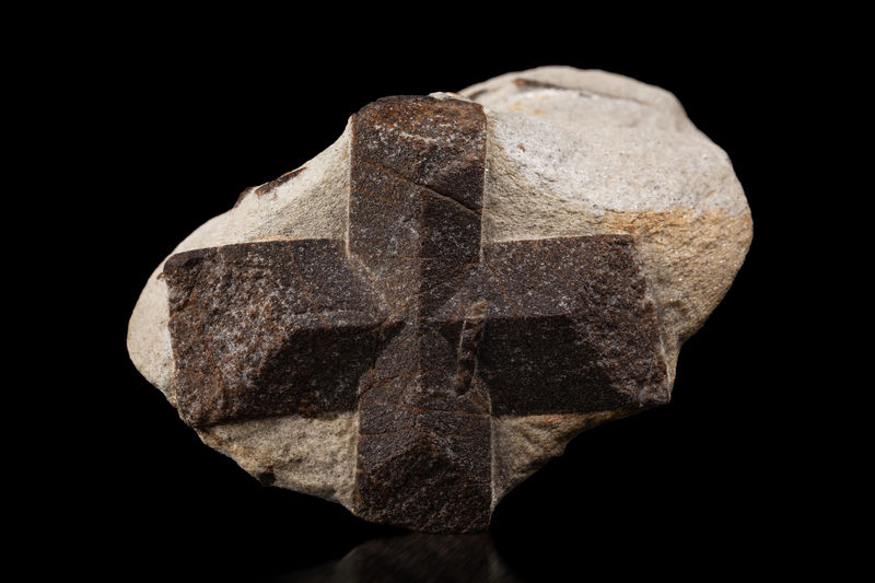 Staurolite-MIM_Museum(2003).jpg