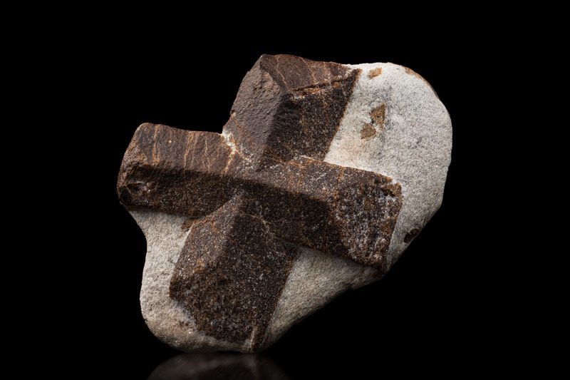 Staurolite-MIM_Museum(2004).jpg