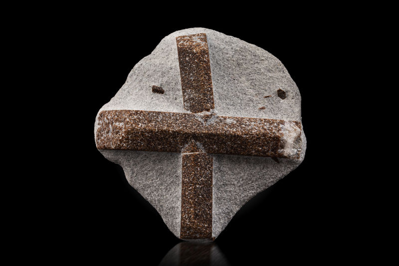Staurolite-MIM_Museum(2005).jpg